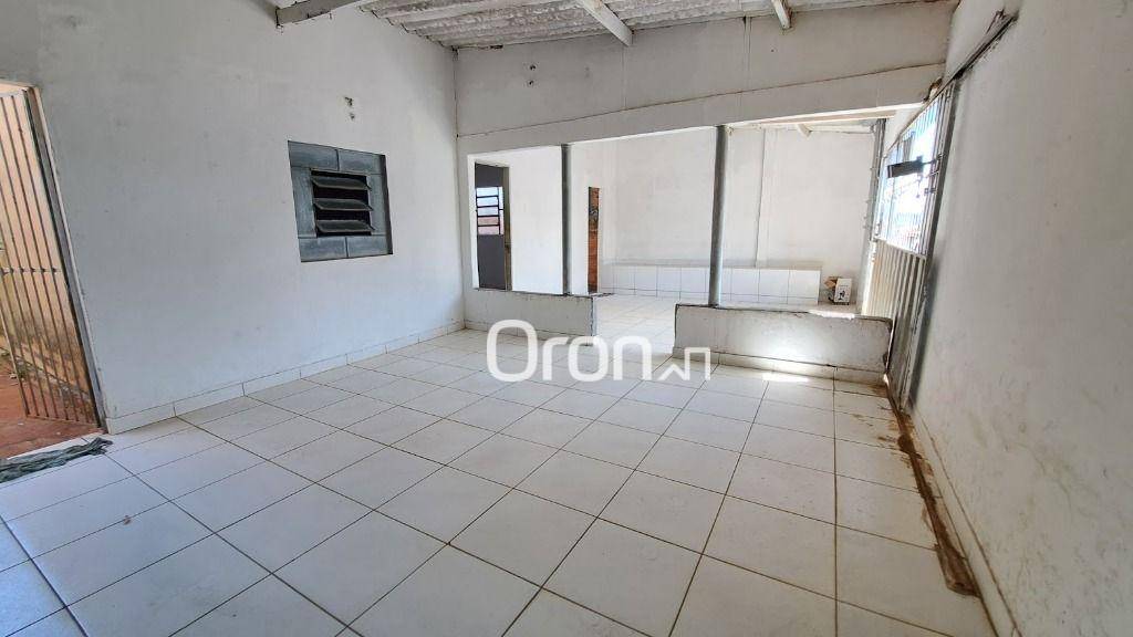 Casa à venda com 1 quarto, 200m² - Foto 9