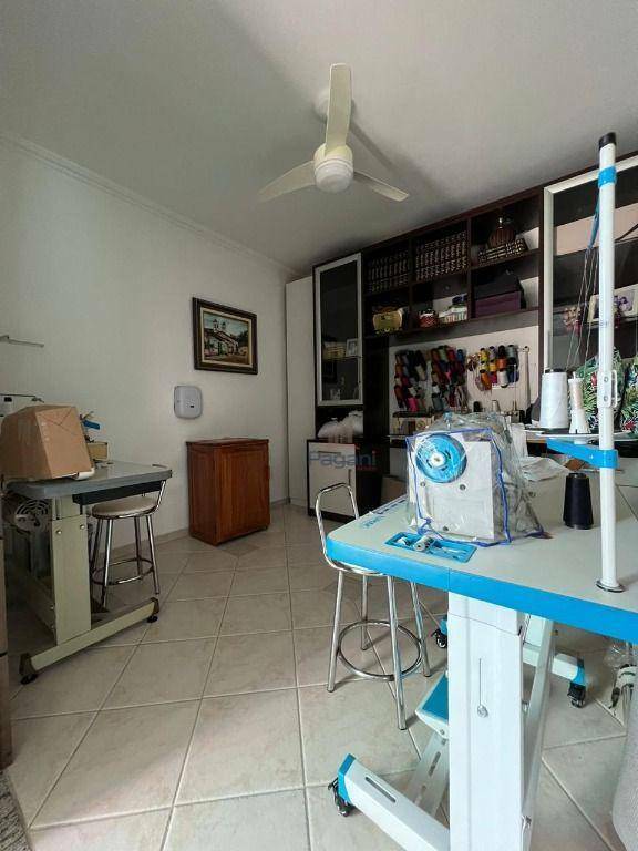 Casa para alugar com 3 quartos, 135m² - Foto 11