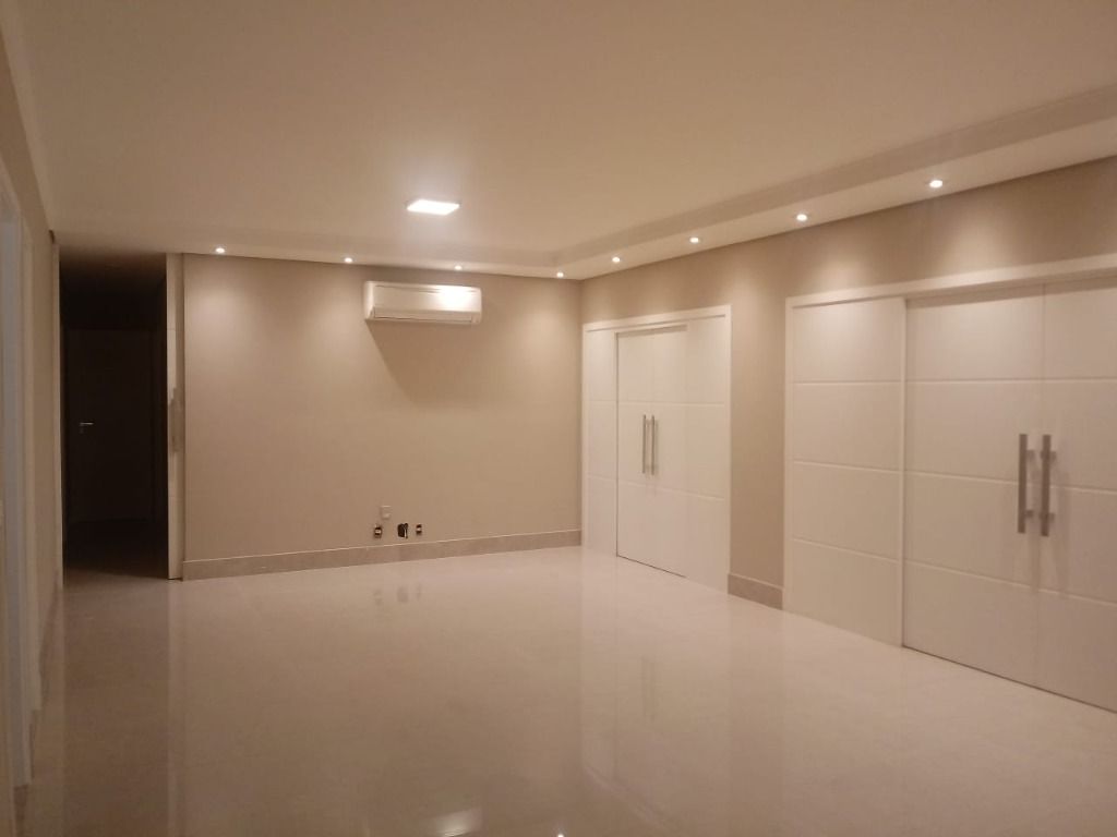 Apartamento para alugar com 3 quartos, 157m² - Foto 2