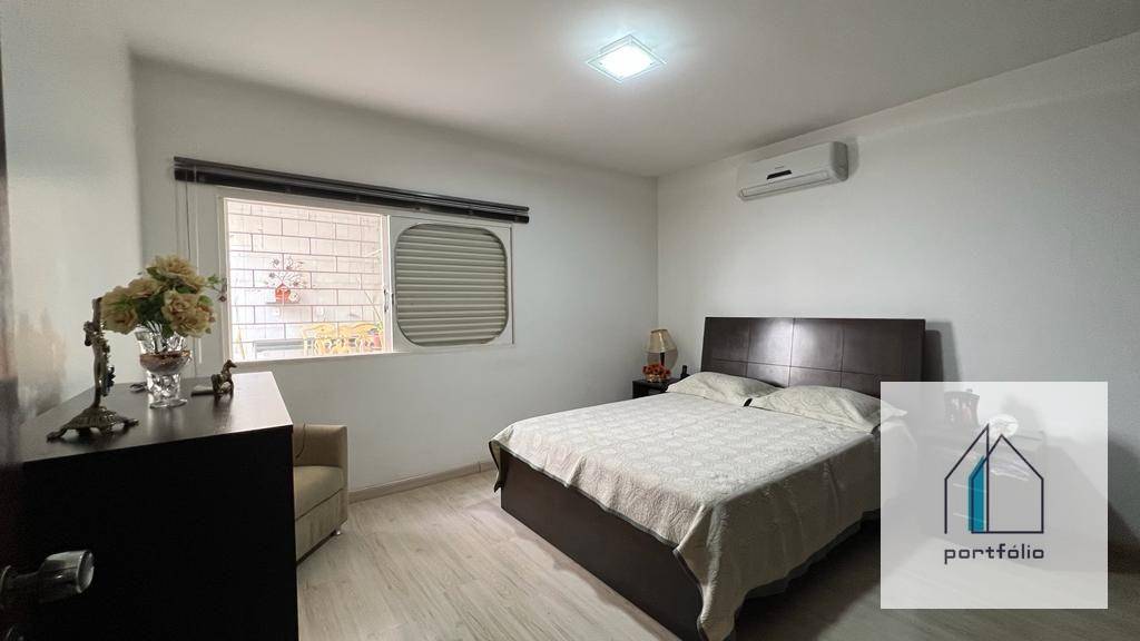 Casa à venda com 3 quartos, 197m² - Foto 9