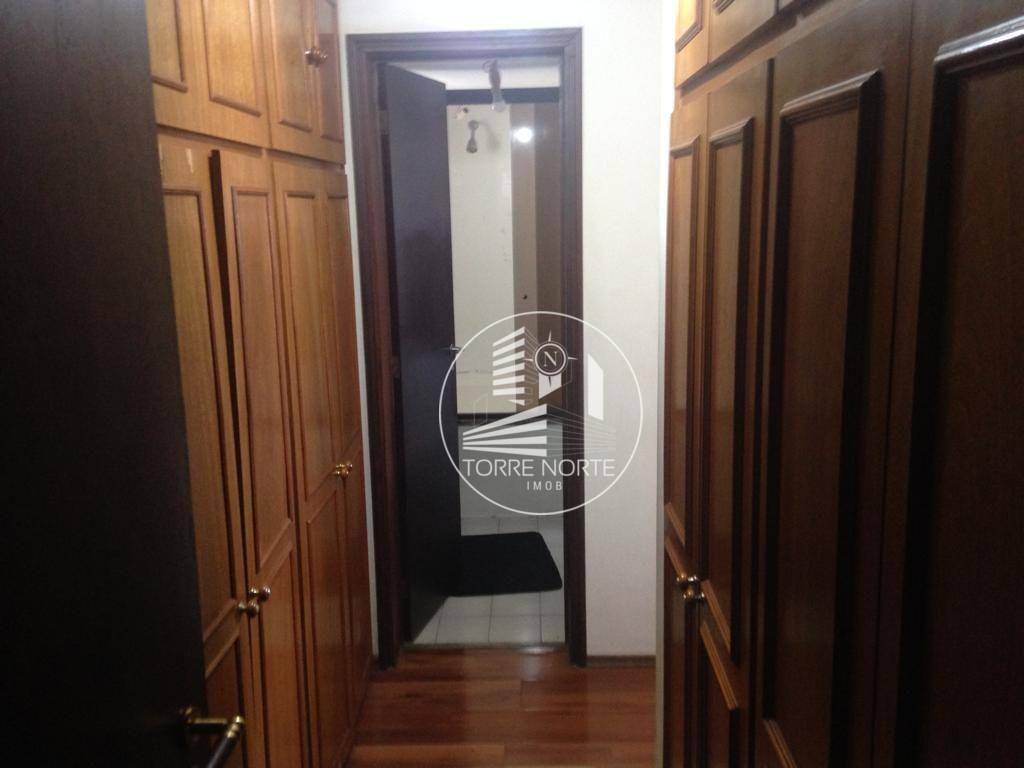 Apartamento à venda com 4 quartos, 194m² - Foto 4