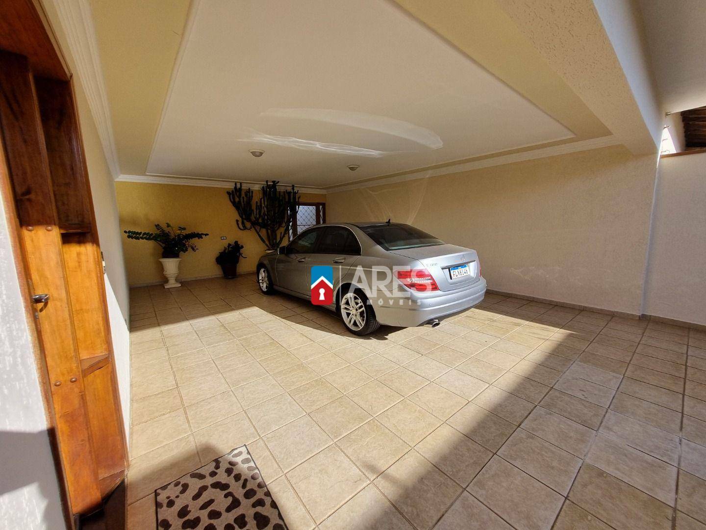 Casa à venda com 4 quartos, 364m² - Foto 2