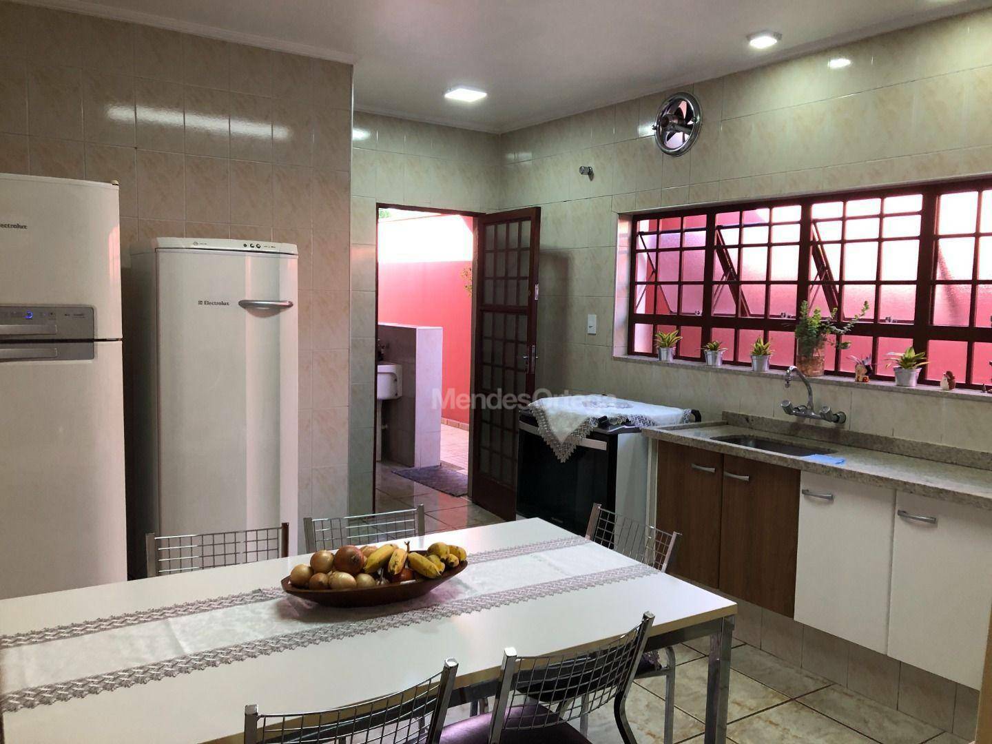 Casa à venda com 3 quartos, 304m² - Foto 30