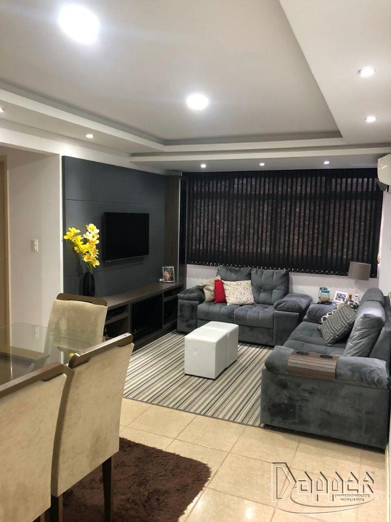 Apartamento à venda com 2 quartos, 70m² - Foto 1