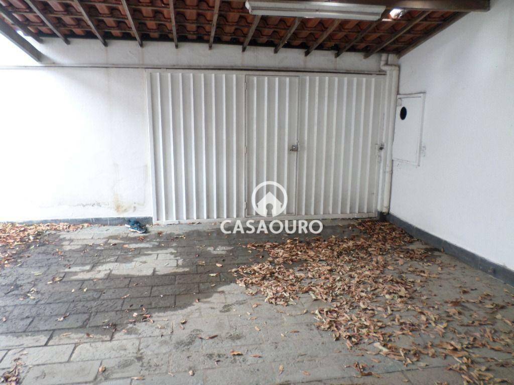 Casa à venda com 3 quartos, 200m² - Foto 4