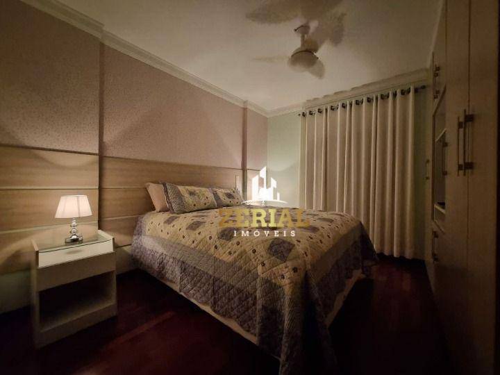 Apartamento para alugar com 3 quartos, 130m² - Foto 13
