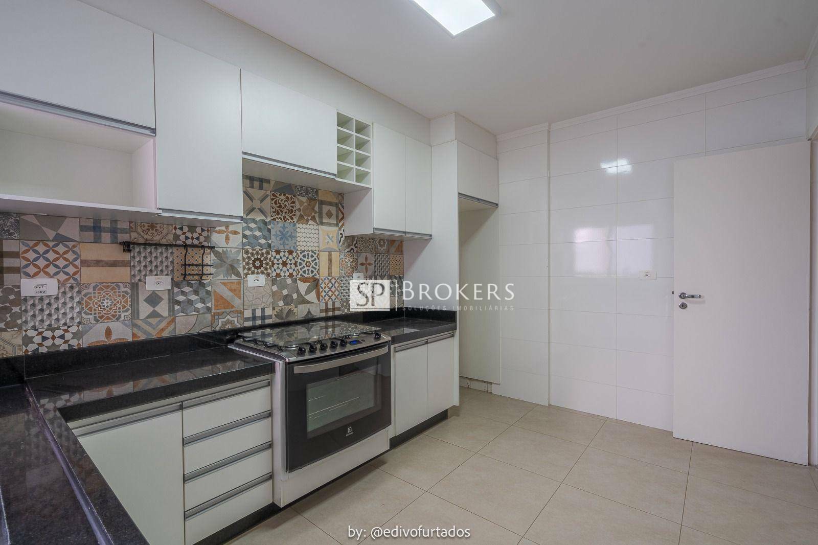 Apartamento para alugar com 3 quartos, 185m² - Foto 9