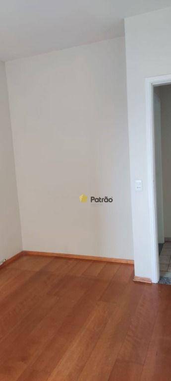 Apartamento à venda com 2 quartos, 65m² - Foto 2