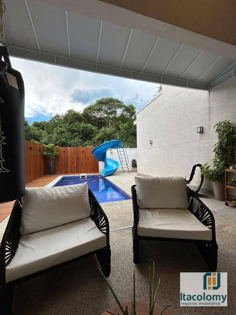 Casa de Condomínio à venda com 3 quartos, 220m² - Foto 8