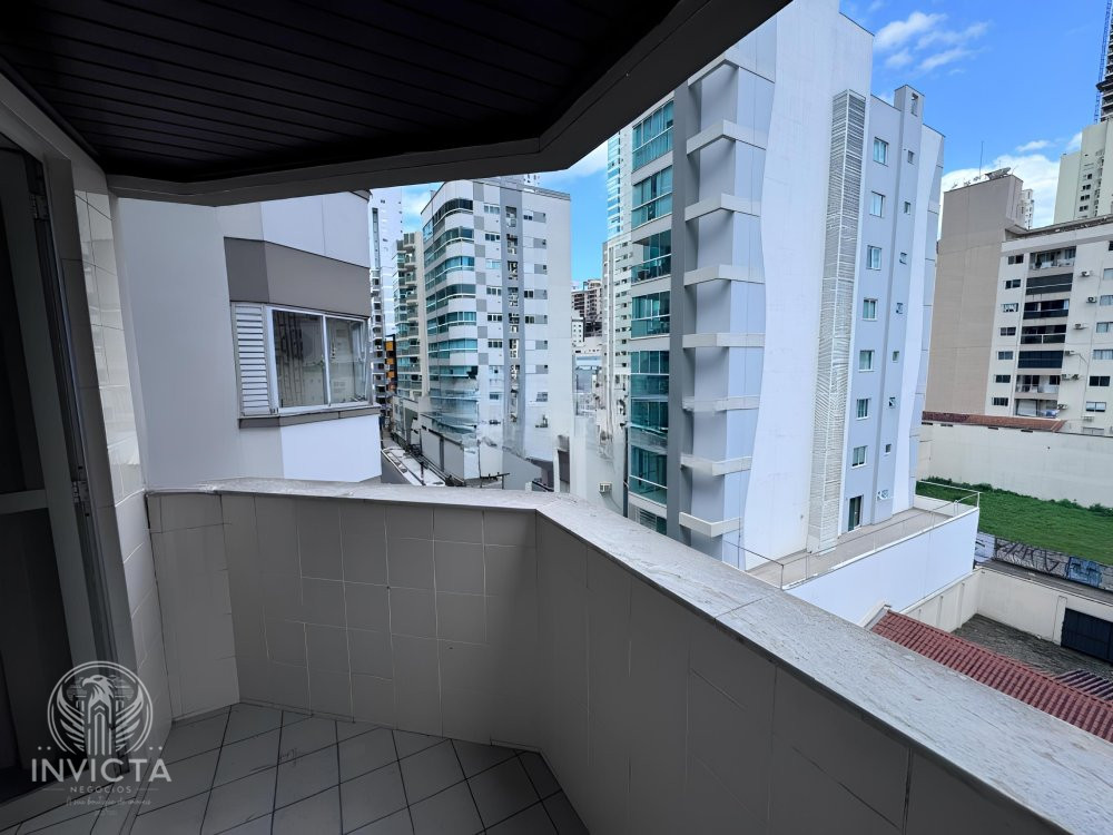 Apartamento à venda com 3 quartos, 134m² - Foto 1