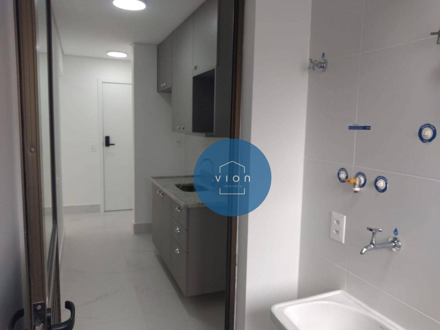 Apartamento para alugar com 2 quartos, 68m² - Foto 13