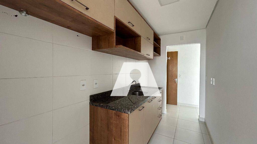 Apartamento para alugar com 3 quartos, 77m² - Foto 4