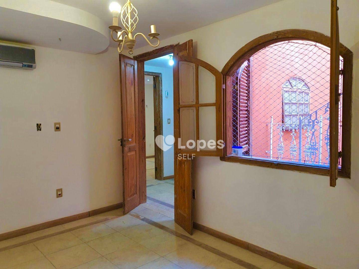 Casa à venda com 4 quartos, 225m² - Foto 16