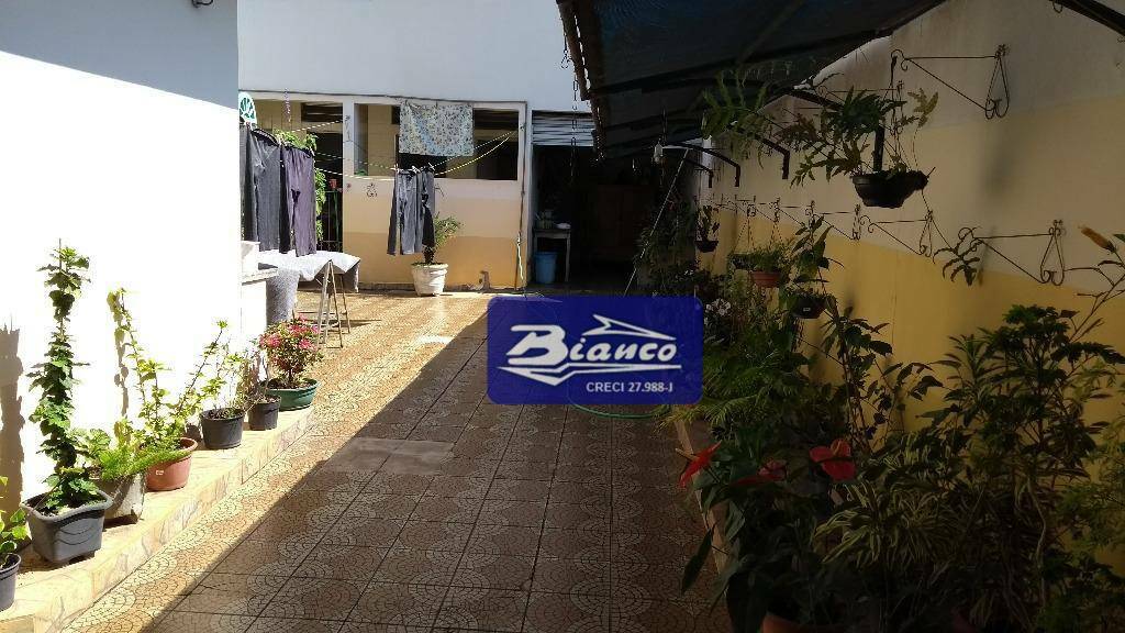 Sobrado à venda com 3 quartos, 300m² - Foto 18