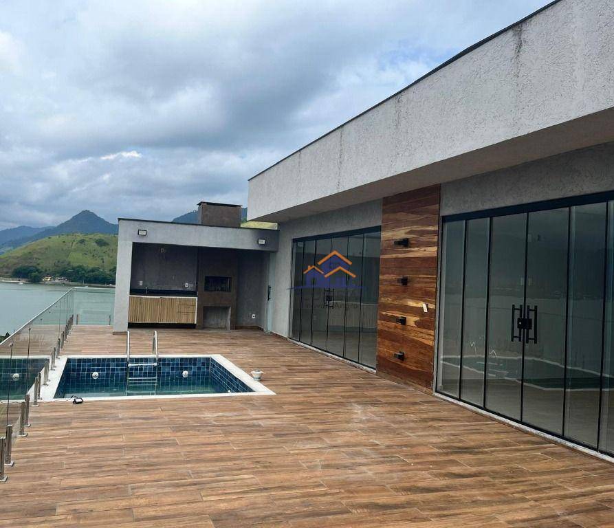 Casa à venda com 4 quartos, 240m² - Foto 2