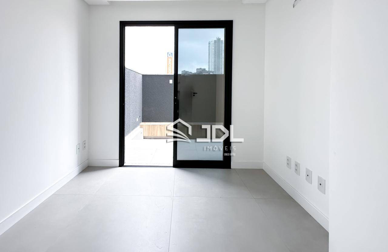 Apartamento à venda com 2 quartos, 121m² - Foto 4