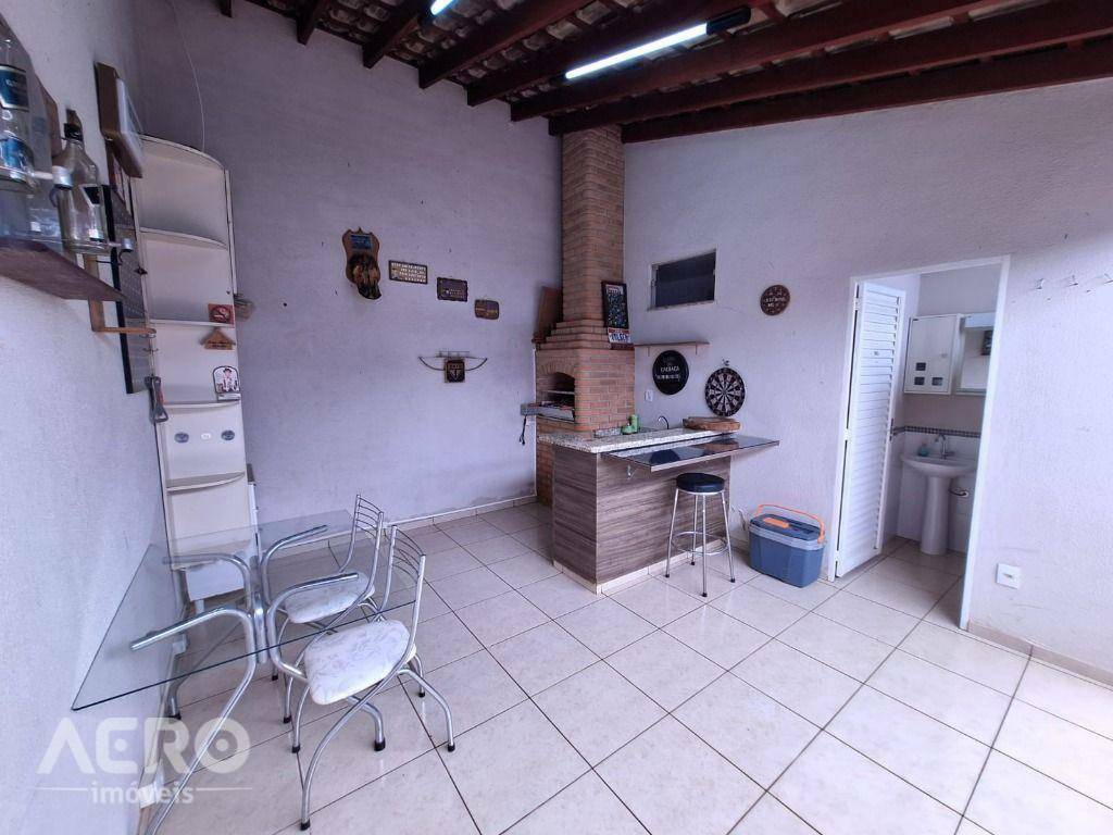 Casa à venda com 3 quartos, 145m² - Foto 15