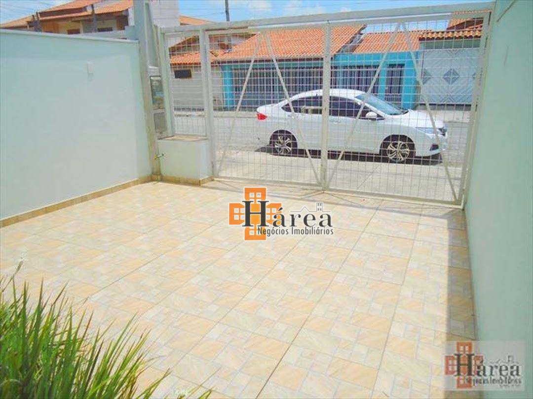 Casa à venda com 2 quartos, 110m² - Foto 1
