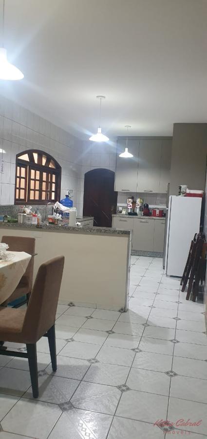 Sobrado à venda com 3 quartos, 226m² - Foto 1