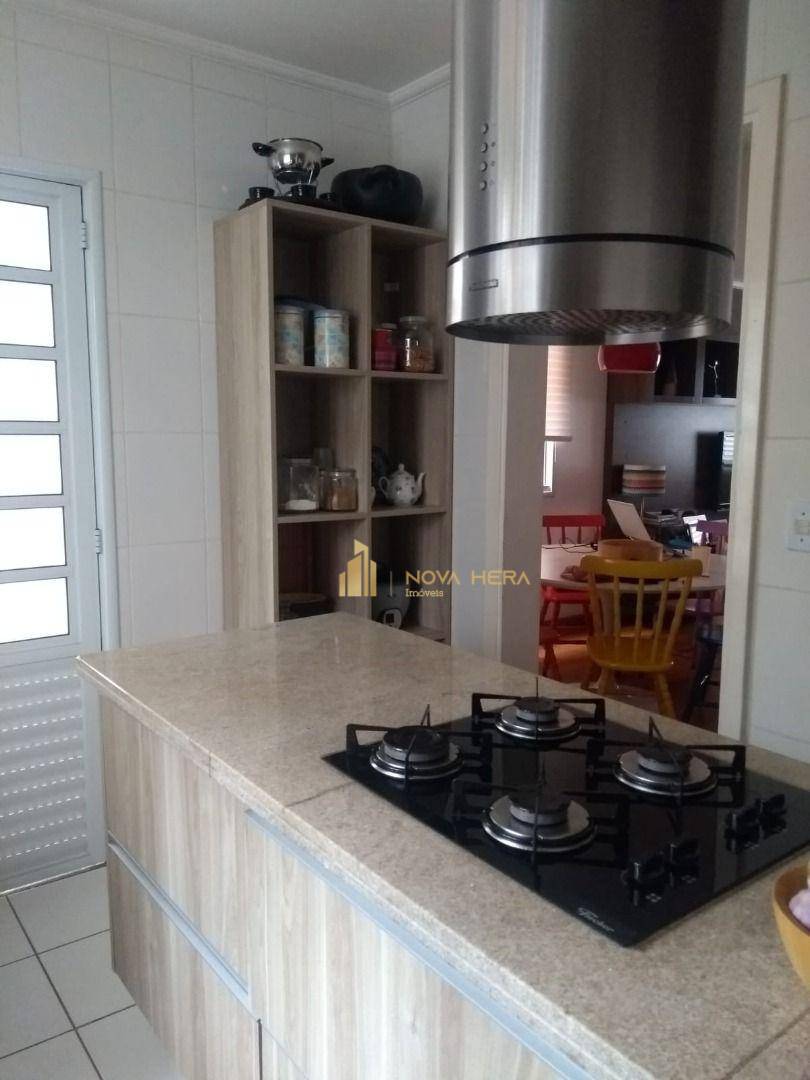 Sobrado à venda com 3 quartos, 89m² - Foto 1