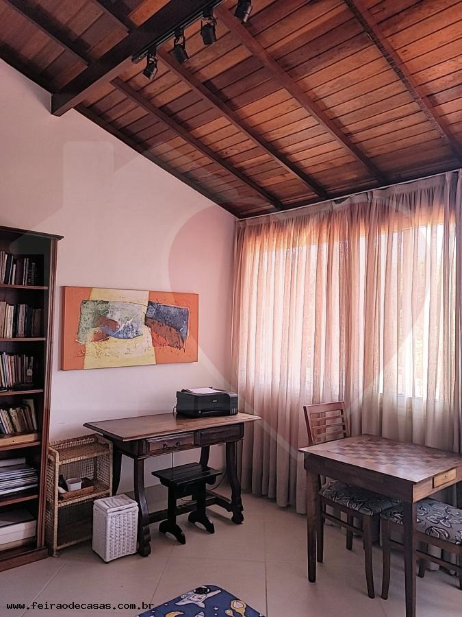 Casa à venda com 5 quartos, 240m² - Foto 34