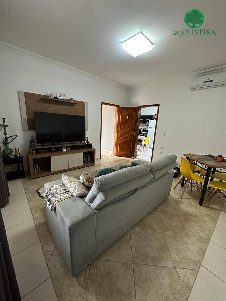 Casa à venda com 3 quartos, 100m² - Foto 4