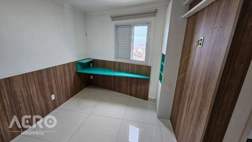 Apartamento para alugar com 3 quartos, 180m² - Foto 41