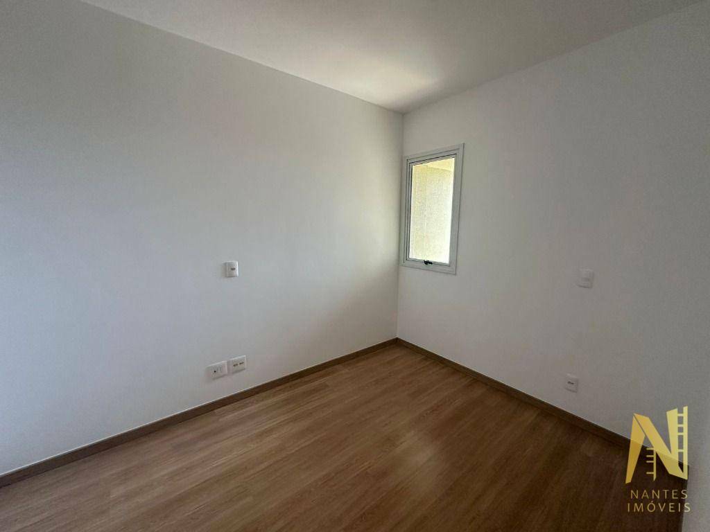 Apartamento para alugar com 3 quartos, 79m² - Foto 13