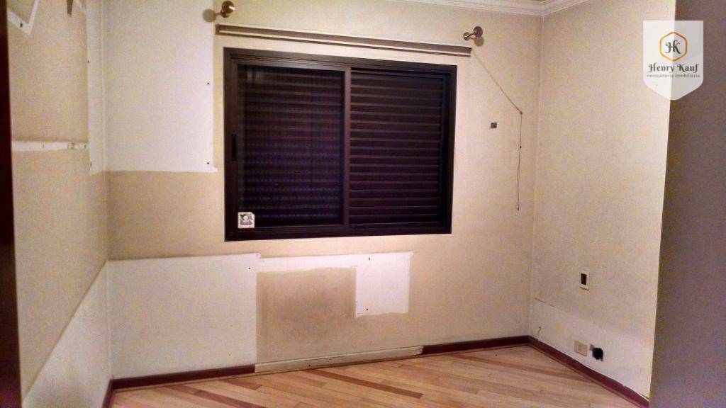 Apartamento à venda com 3 quartos, 135m² - Foto 2