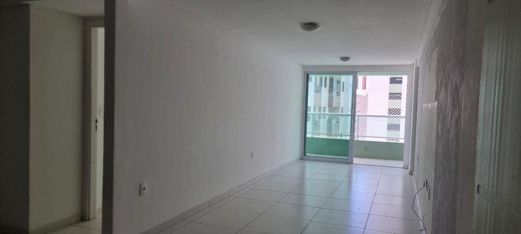 Apartamento à venda com 3 quartos, 115m² - Foto 3