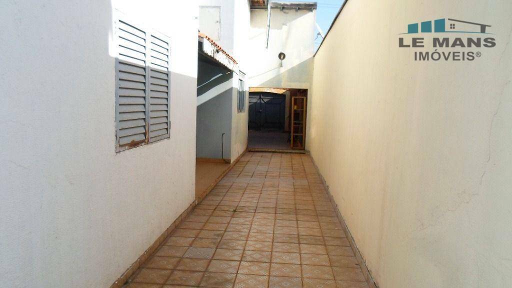 Casa à venda com 3 quartos, 180m² - Foto 25