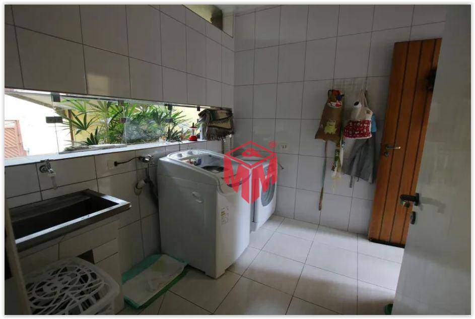 Sobrado à venda com 4 quartos, 388m² - Foto 32