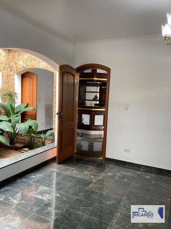 Casa à venda e aluguel com 3 quartos, 298m² - Foto 13