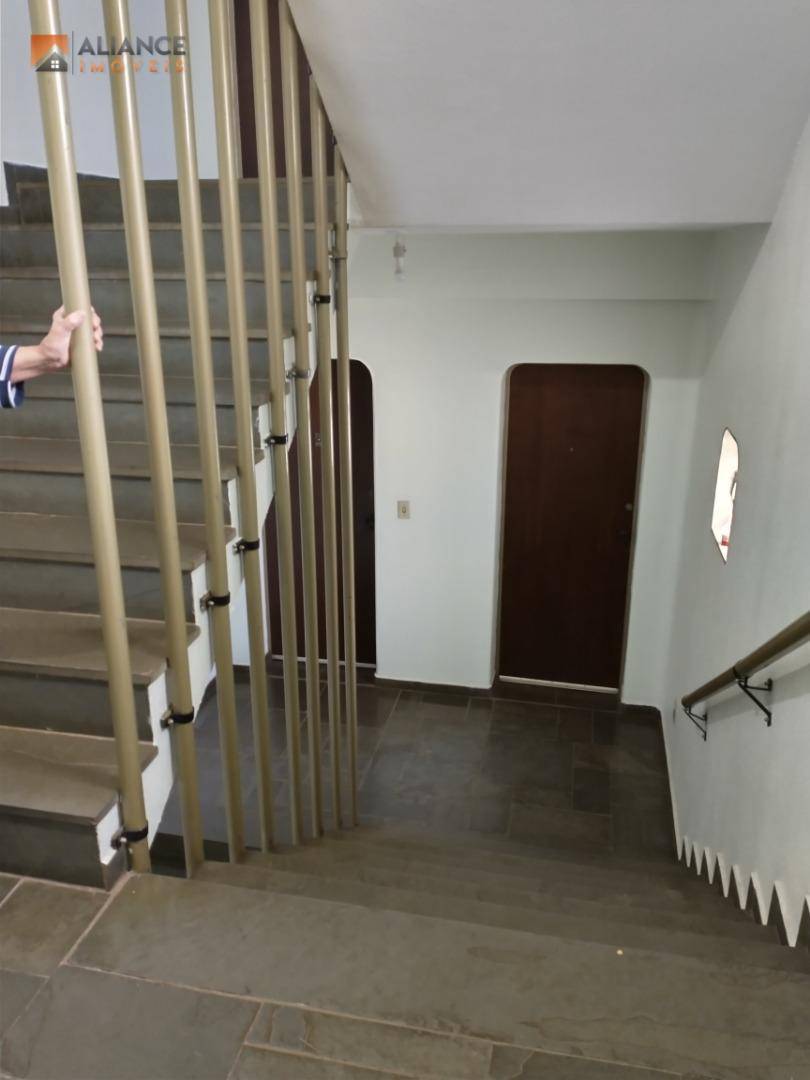 Apartamento, 3 quartos, 100 m² - Foto 2