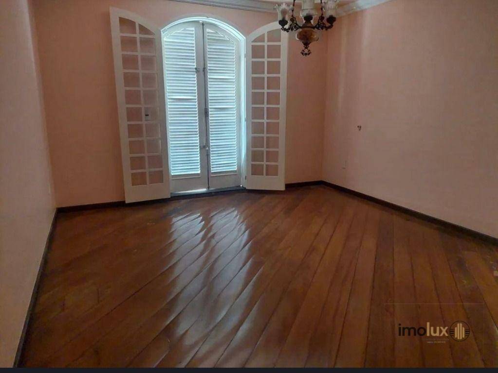 Casa à venda com 4 quartos, 1m² - Foto 5