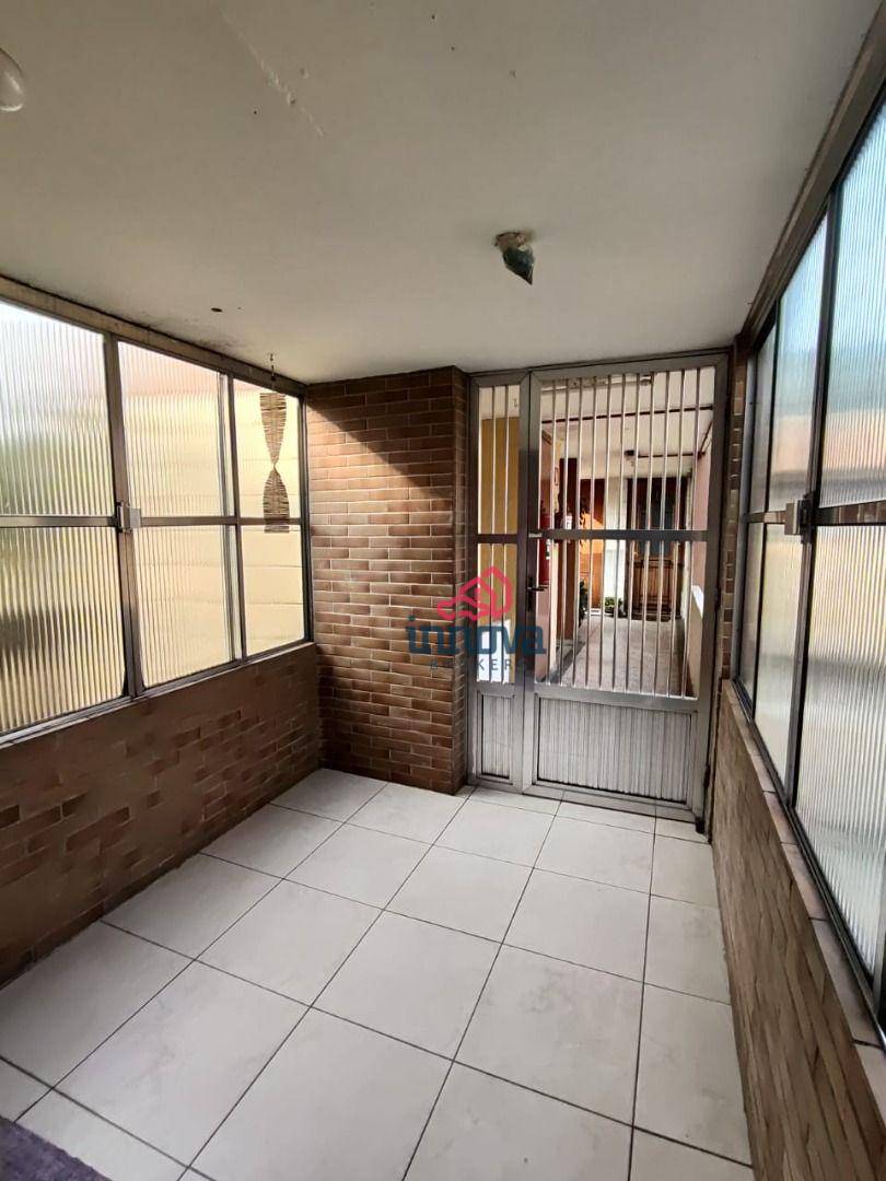 Apartamento à venda com 2 quartos, 62m² - Foto 12