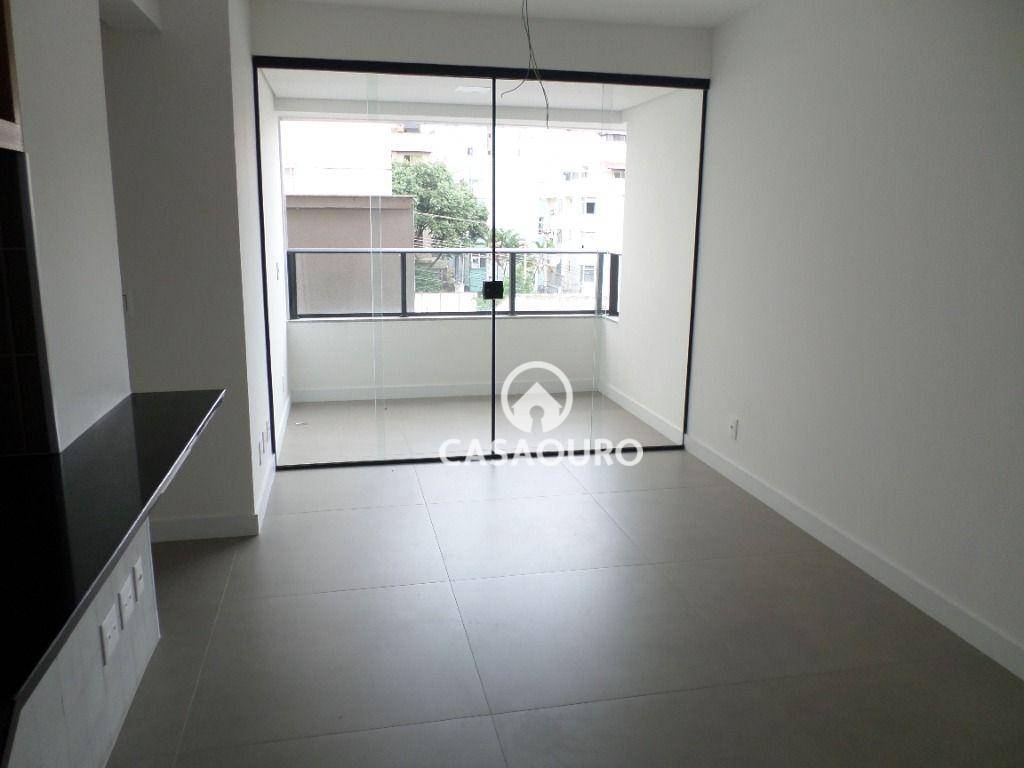 Apartamento à venda com 2 quartos, 62m² - Foto 1