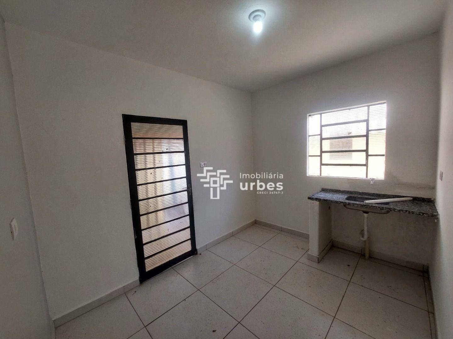 Casa para alugar com 2 quartos, 35m² - Foto 5