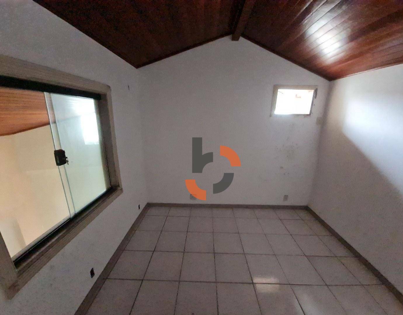 Casa de Condomínio à venda com 6 quartos, 300m² - Foto 5