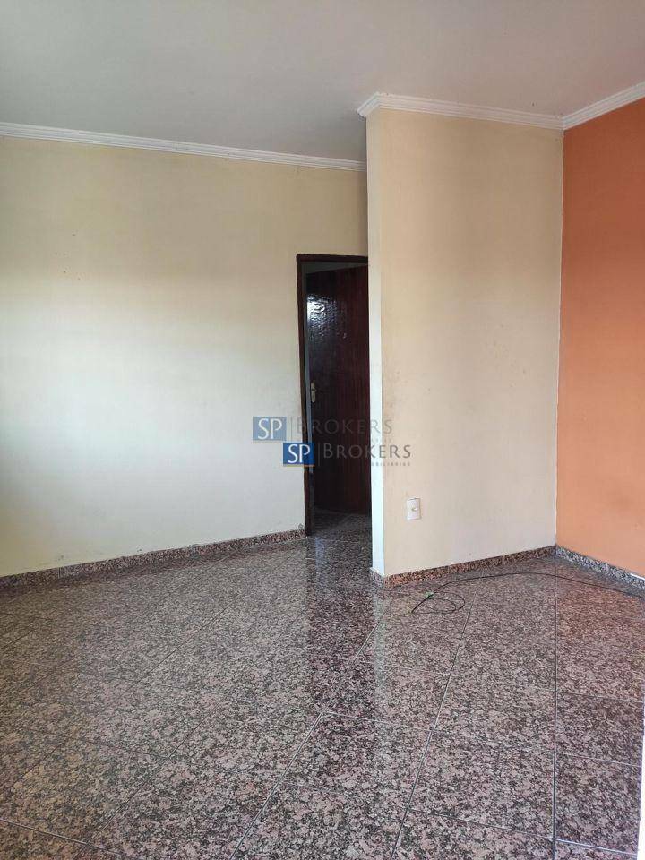 Casa à venda com 4 quartos, 240m² - Foto 4