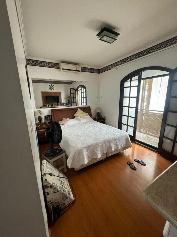 Casa de Condomínio para alugar com 4 quartos, 375m² - Foto 2