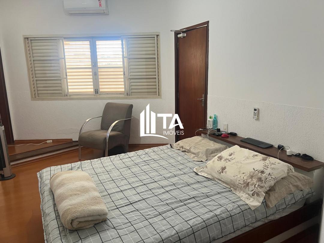Casa à venda com 4 quartos, 288m² - Foto 12