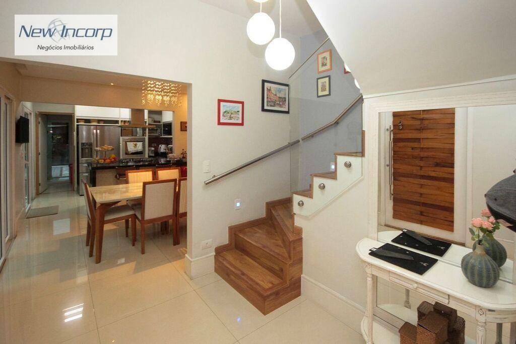 Casa à venda com 4 quartos, 200m² - Foto 1