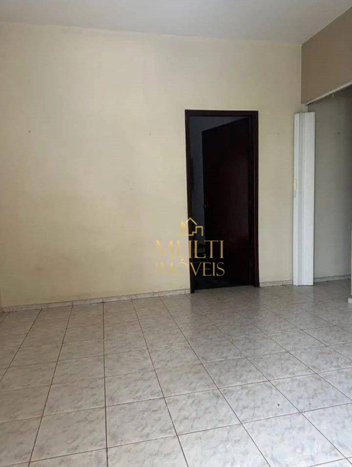 Casa à venda com 4 quartos, 200m² - Foto 14