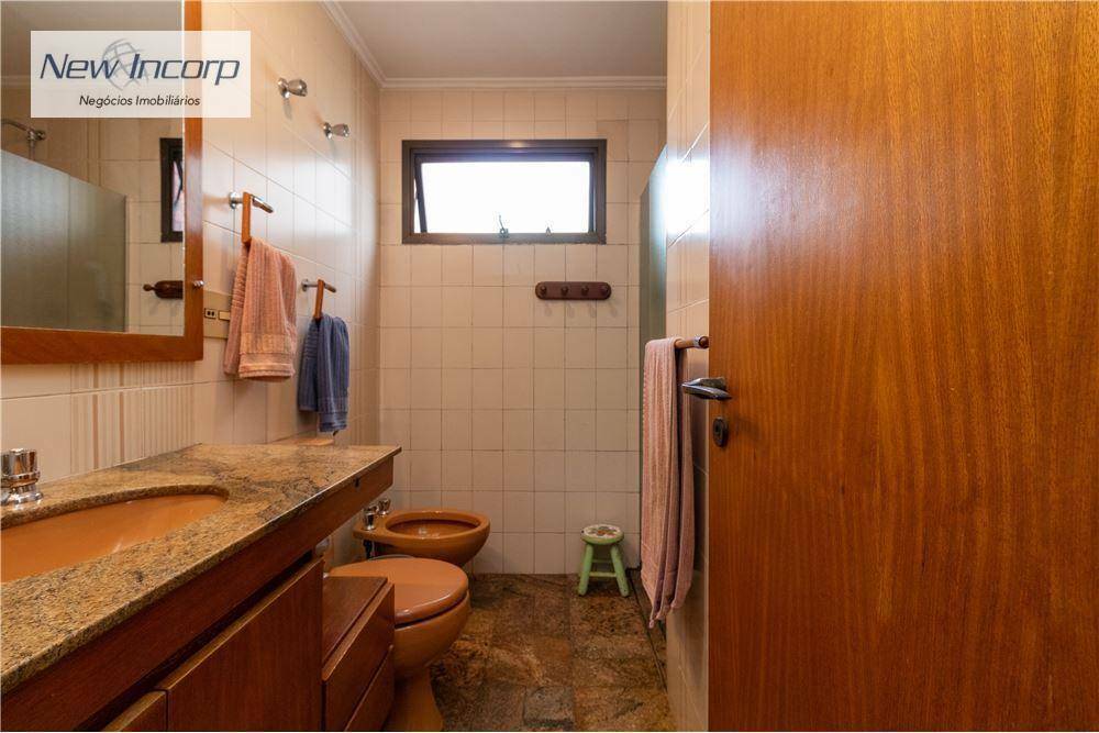 Apartamento à venda com 3 quartos, 142m² - Foto 28