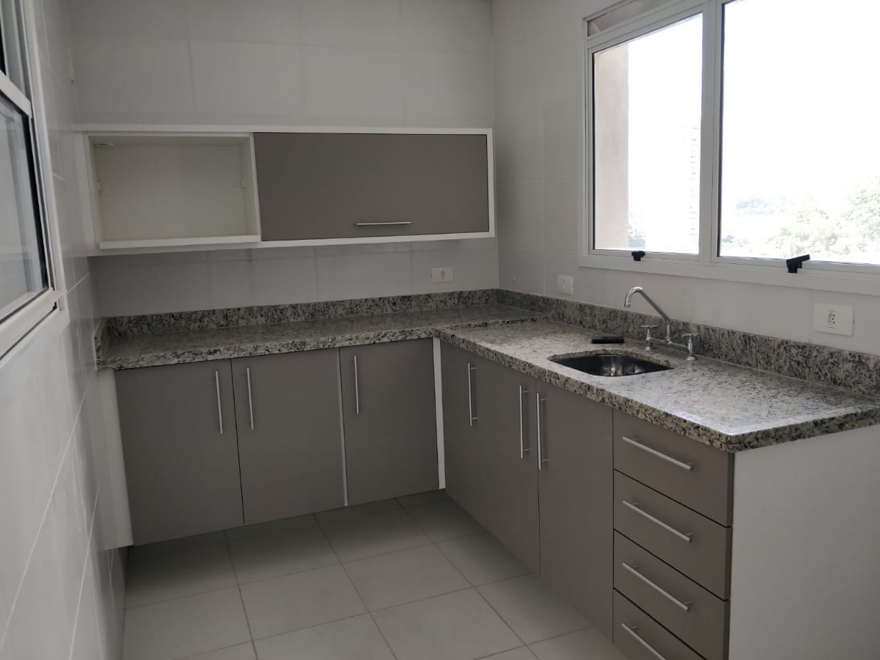 Apartamento à venda com 3 quartos, 105m² - Foto 13