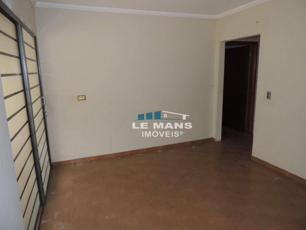 Casa à venda com 3 quartos, 300m² - Foto 29