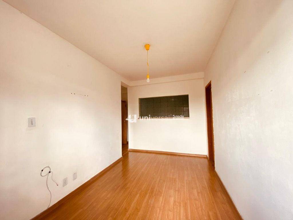 Apartamento à venda com 2 quartos, 40m² - Foto 2
