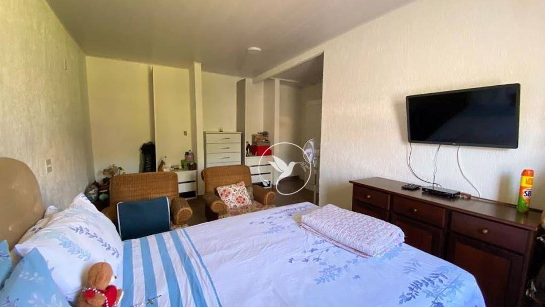 Casa à venda com 7 quartos, 500m² - Foto 9