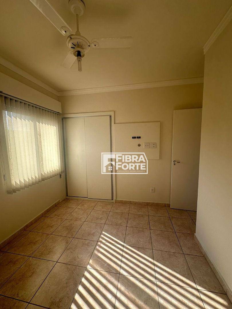 Apartamento à venda com 3 quartos, 74m² - Foto 2